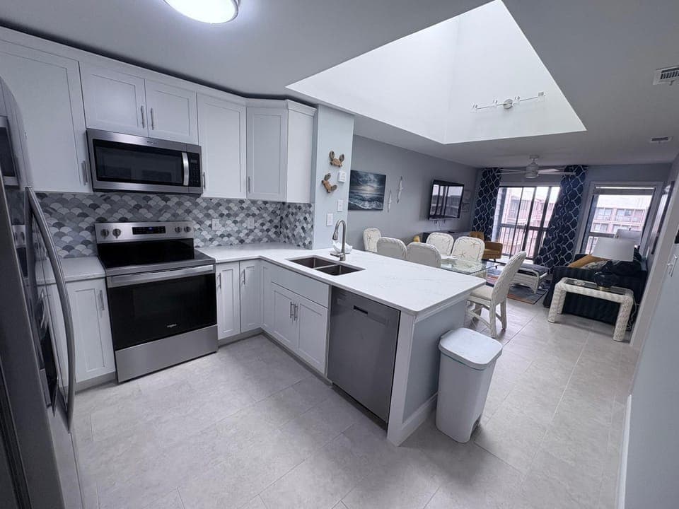 dishwasher, microwave, oven, stove, kitchen