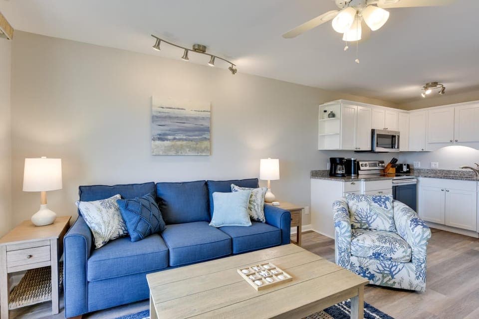 Oceanfront Breakers 137 Condo w/ Sunrise Views! House in Coligny Beach