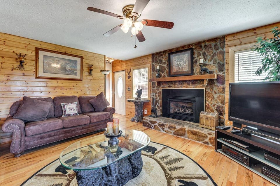 Million-Dollar Mtn Views: Cozy Home in Franklin! House in Tennessee