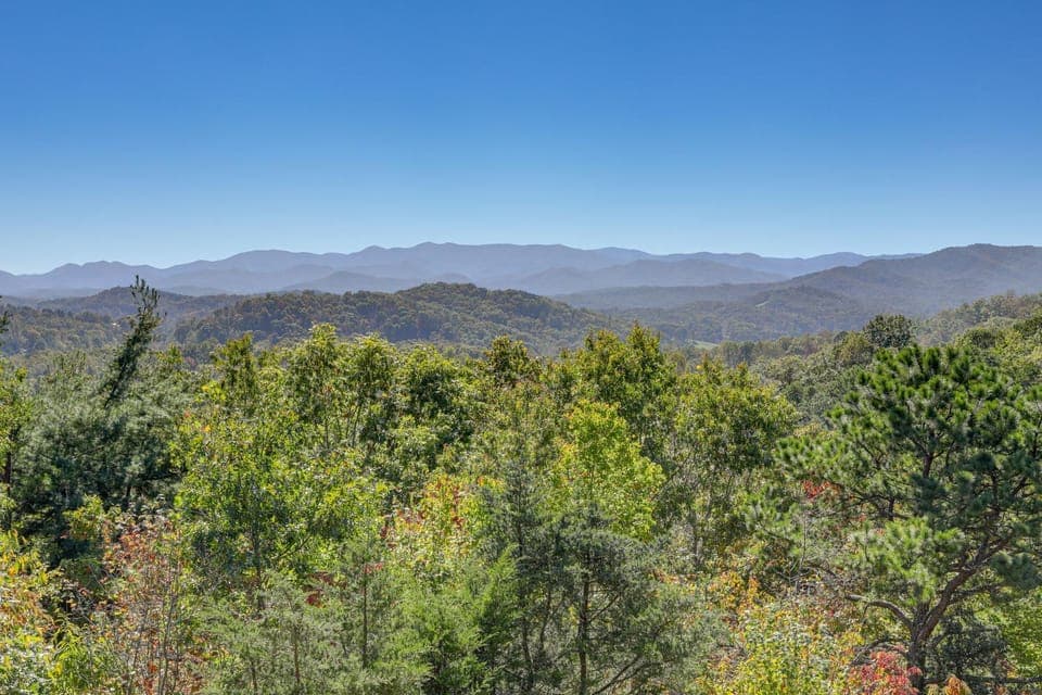 Million-Dollar Mtn Views: Cozy Home in Franklin! House in Tennessee