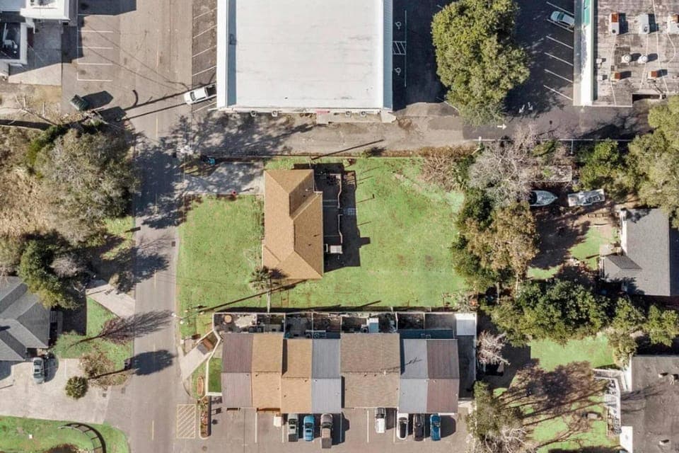 Property building, Bird's eye view, Location, Parking