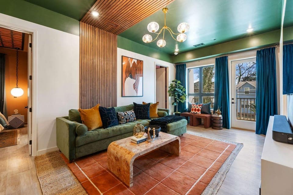 Three King Suites with Pool Gym Balcony & Garage Right On Music Row Downtown Views from Rooftop Walk to RCA Studio B & Local Dining Under 2 miles to Broadway Elevator Access 24 Hr Hospitality House in Music Row