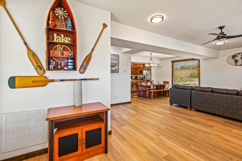 Fireside Lodge Lake View Hot Tub Game Room House in Douglas Lake