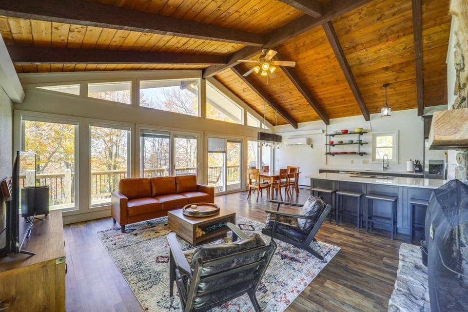 2 Mi to Beech Mtn Resort: Family Home w/ Hot Tub! House in Beech Mountain