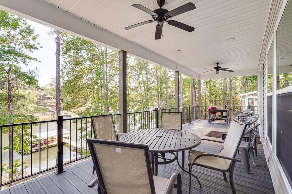 Clark's Hill Lake Retreat! Waterfront Home w/ Dock House in Clarks Hill Lake