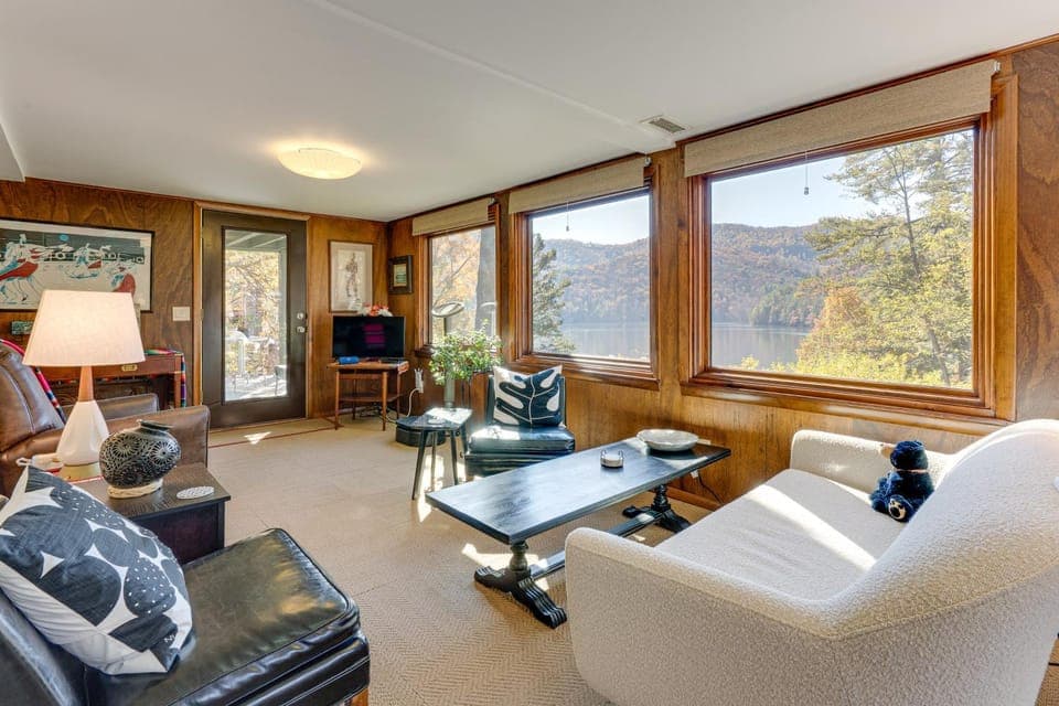 ‘Casa Alcoa’ Mtn-View Apt Over Santeetlah Lake! Apartment in Lake Santeetlah
