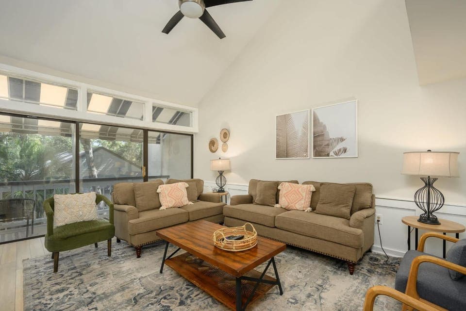 3BR Sleeps 8 Walk to Beach Pool Access House in South Forest Beach