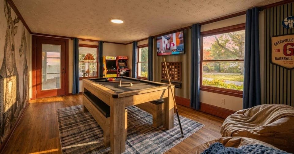 Ultimate Group Getaway Pool Pickleball 5BR House in Greenville
