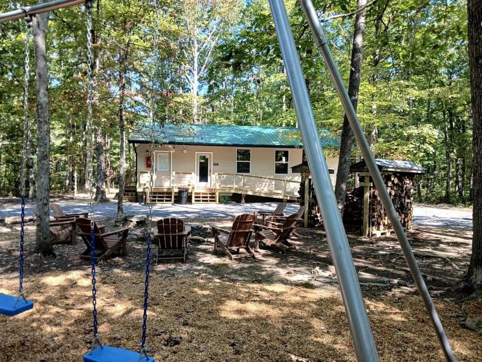 Peaceful Bunkhouse Surrounded by Nature near Graysville, Tennessee House in Tennessee