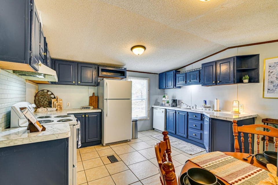 Countryside Home w/ Pond & Pasture Views in Iuka! House in Pickwick Lake