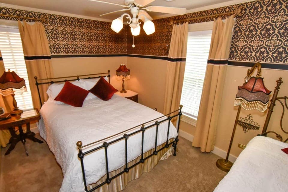 Bed, Bedroom