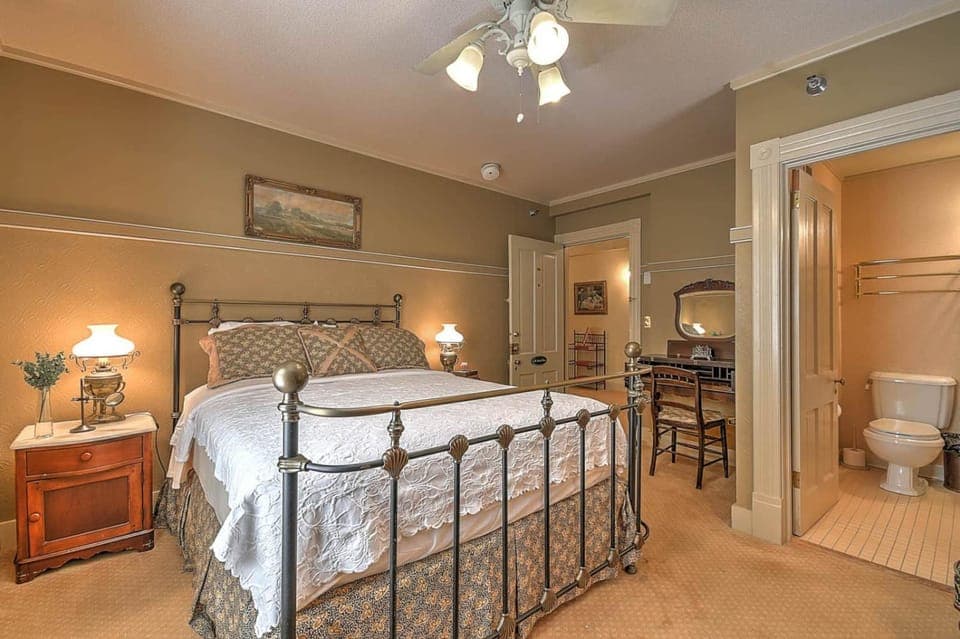 Bed, Bedroom