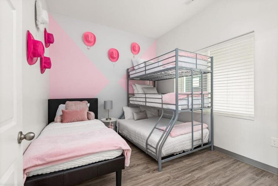 8BR Nashville Group Stay - 5 Min to Downtown Apartment in East Nashville