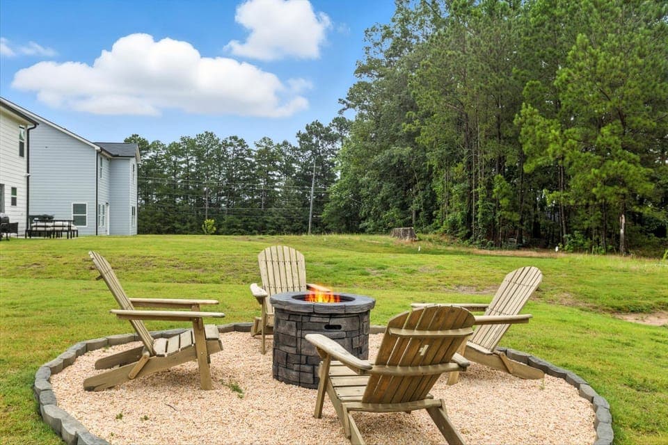 New Listing The Neutral Nook with Firepit House in Athens