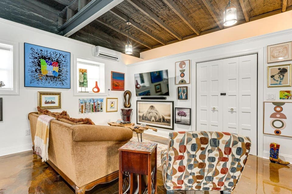 'ArBoCo' Downtown Murphy House w/ Courtyard! House in Murphy