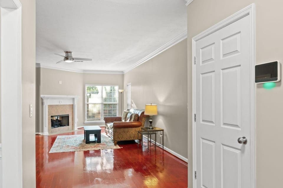Private Fenced Yard • Sleeps 10 • Mins to Malls House in Evans