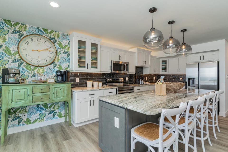 Ocean Whisper House in Garden City