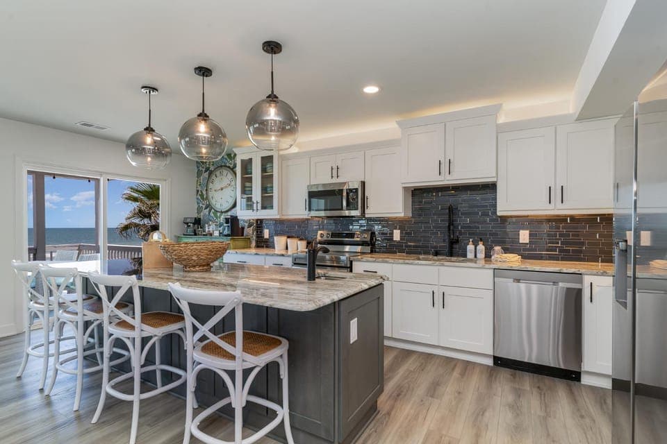 Ocean Whisper House in Garden City