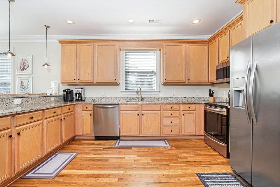 Day, Kitchen or kitchenette, dishwasher, furniture, microwave, kitchen