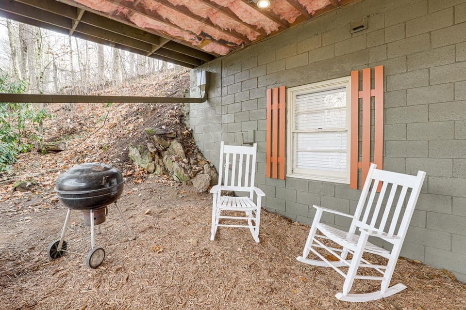 Quiet Family Cabin in Balsam: Hike, Ski, Explore Cabin in Tennessee