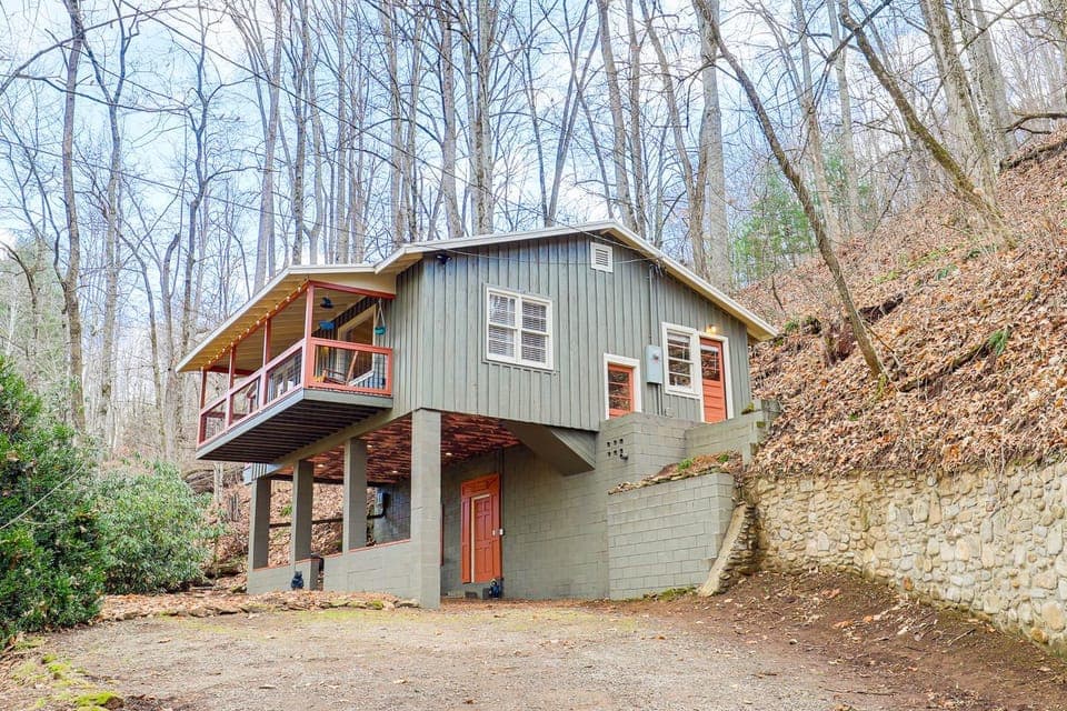 Quiet Family Cabin in Balsam: Hike, Ski, Explore Cabin in Tennessee
