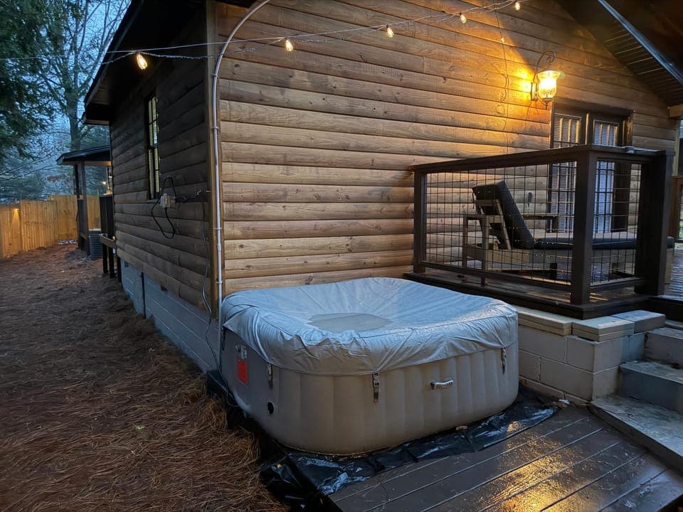 Patio, Day, Natural landscape, Hot Tub