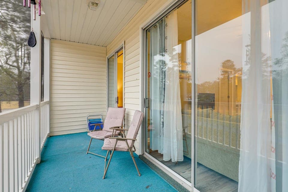 Steps to Pool & Golf! Condo 4 Mi to Myrtle Beach House in Carolina Forest