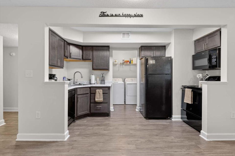 New Seasonal Comfort near USC and Riverwalk Trails Apartment in West Columbia