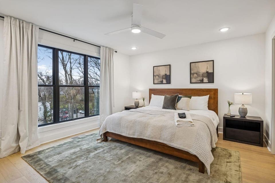 NEW Modern Nashville Escape with Rooftop Hot Tub Apartment in Berry Hill
