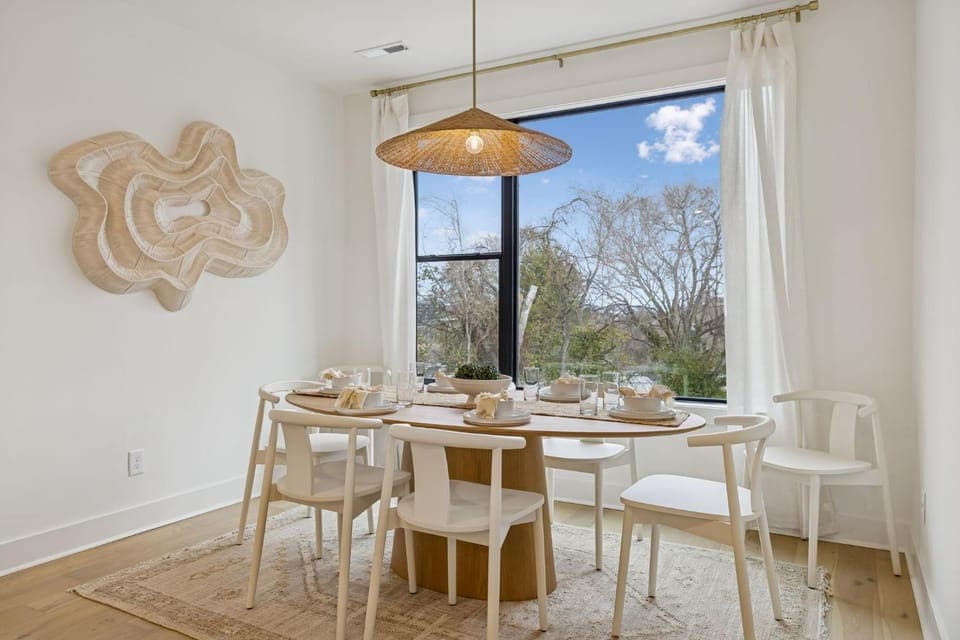 Chic Nash Townhouse Rooftop Patio and City Views House in Berry Hill