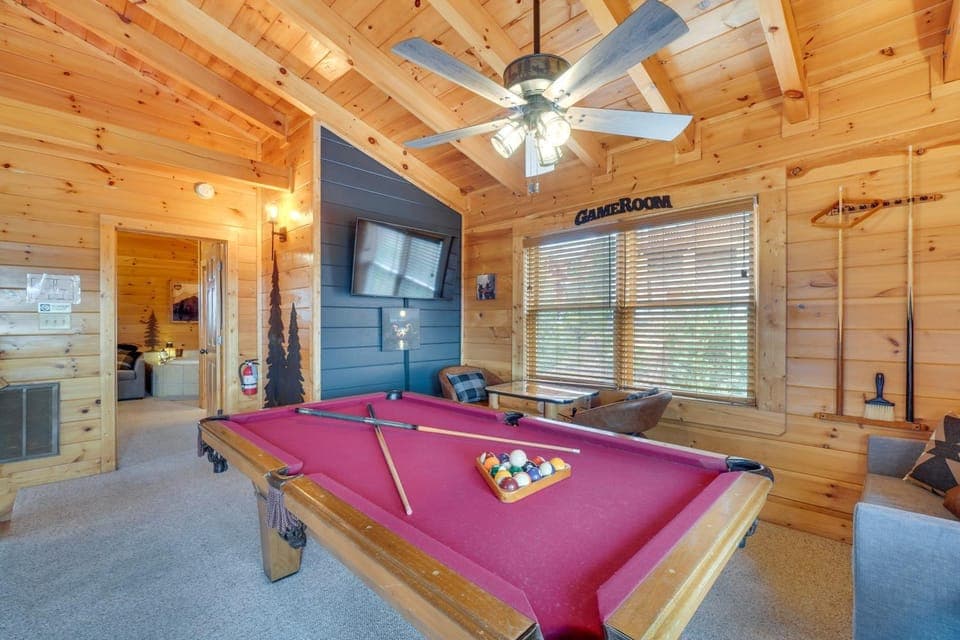 Resort-Style Smokies Cabin w/ Hot Tub + Game Room Cabin in Pigeon Forge