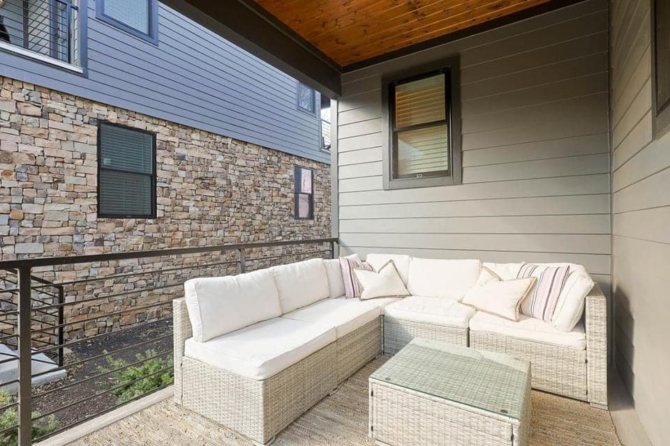 Luxury East Nashville Townhome | Walk to Five Points | Dual King Suites & Arcade Room House in East Nashville