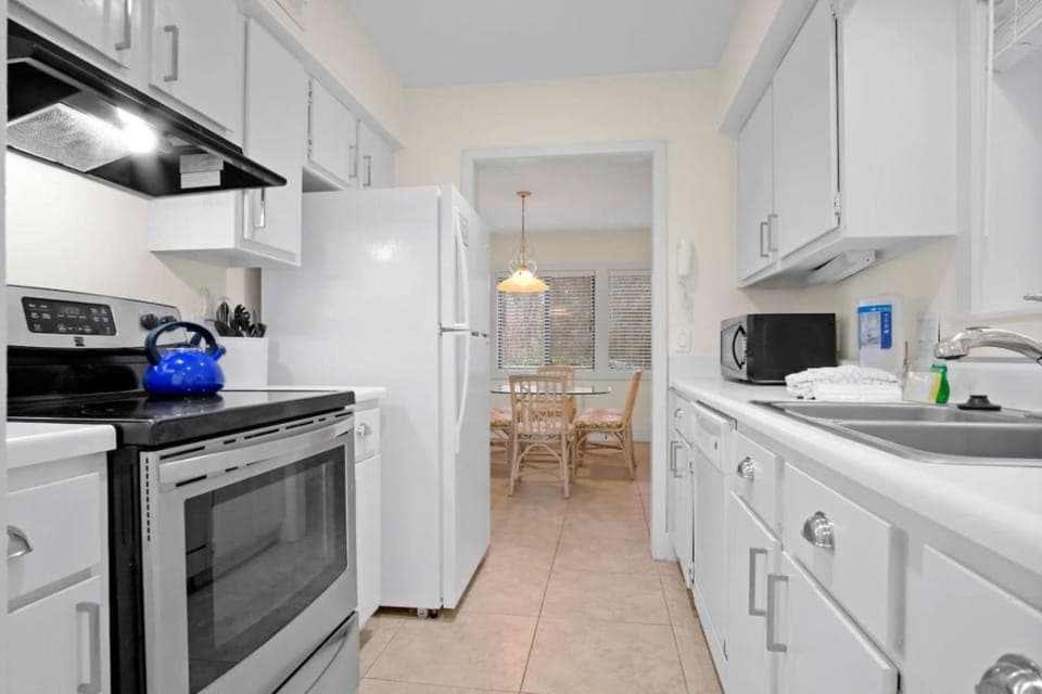 Spacious 3BR Sleeps 10, Minutes from Harbour Town House in Hilton Head Island