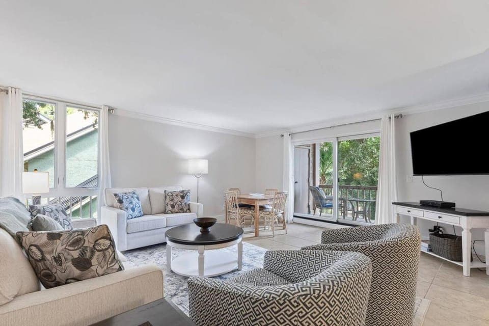 882 Ketch Court Harbour Town Sea Pines Resort 3BR Villa Walk to Marina Pool Access Hilton Head Villa in Hilton Head Island