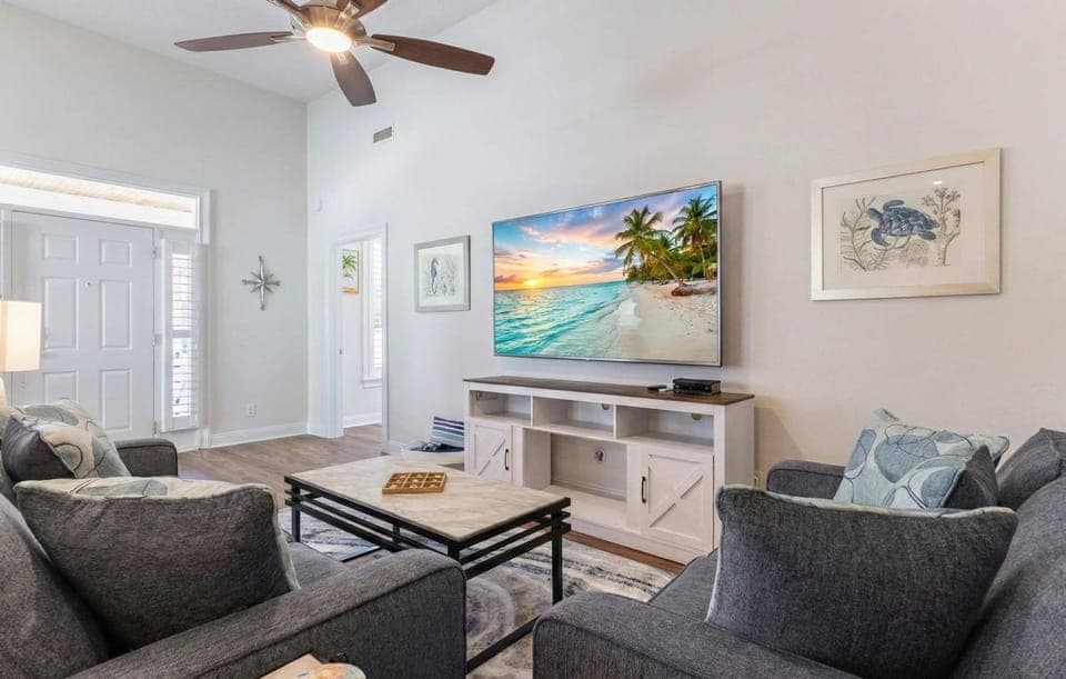 TV and multimedia, Living room, Seating area