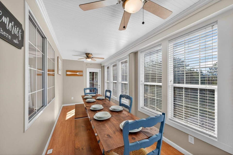 Spacious Home with Hot Tub Game Room Fire Pit Fun-Family Friendly House in Sevierville