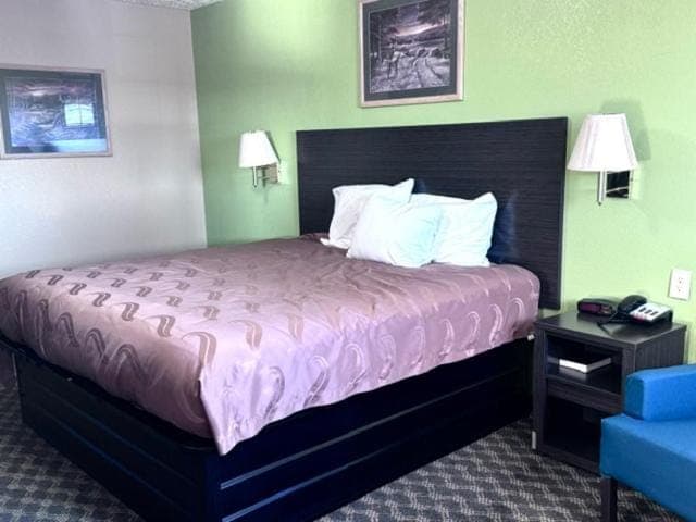 Deerfield inn & Suits Motel in Smyrna