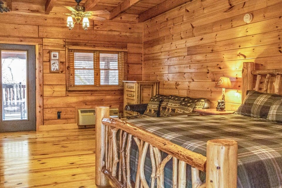 Riverfront Lodge Nature lodge in Tennessee