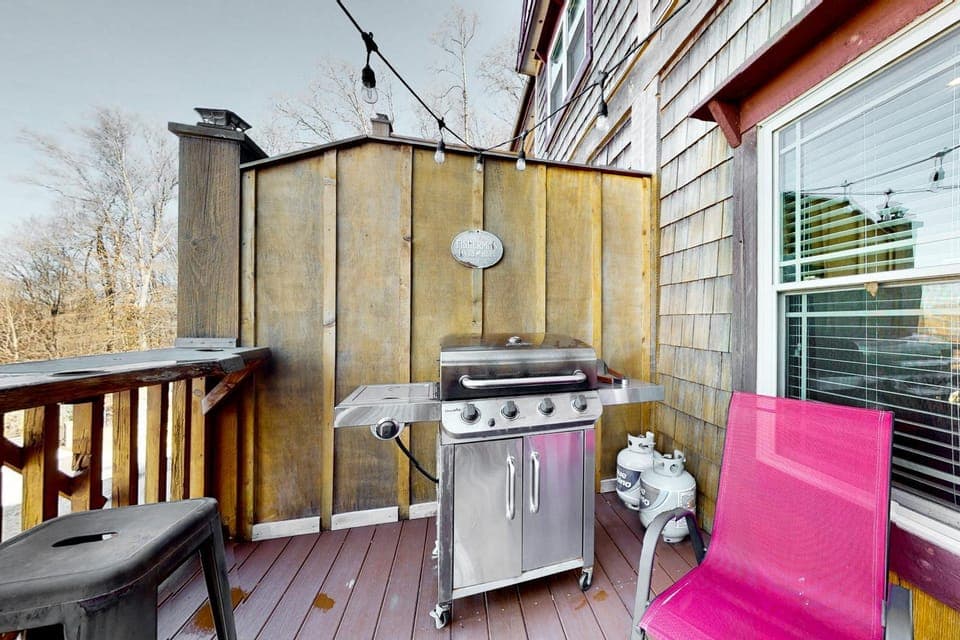 Spacious Lakeview Townhouse Sleeps 8 Deck Grill House in Norris Lake