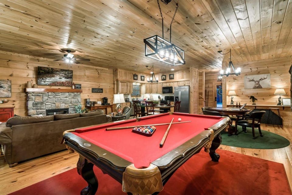 Mountain View Cabin with Hot Tub & Game Room Cabin in Gatlinburg
