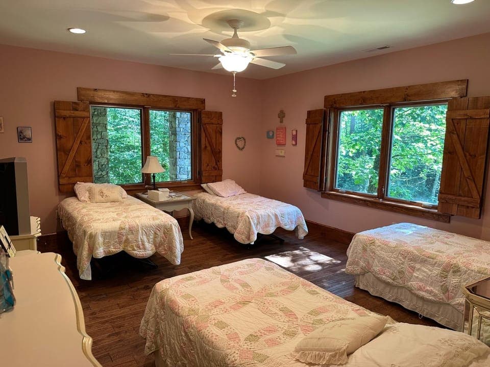 Luxury Mountain Retreat with views, fire pit, and creek House in Cashiers