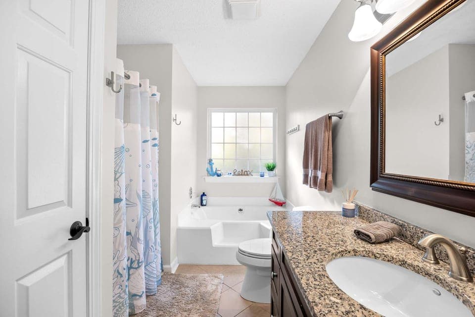 Coastal Comfort with Golf Pool Pickle Ball Tennis Courts House in Murrells Inlet
