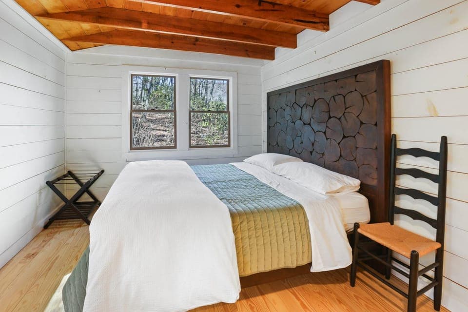 Beautiful scenic view of the Blue Ridge Mountains! House in Cashiers