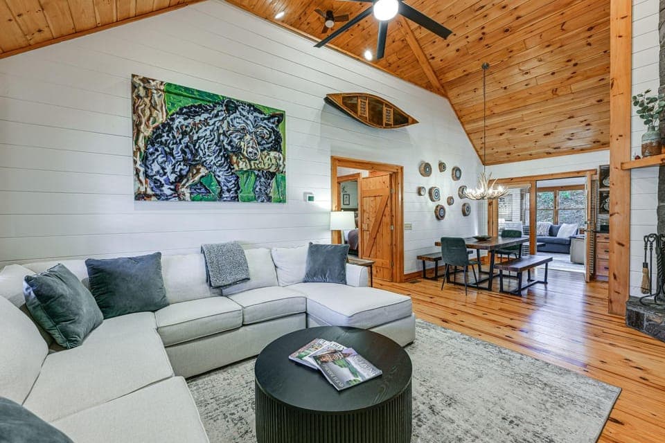 Golf Club, Pool & Hiking! Wooded Cashiers Escape House in Lake Glenville