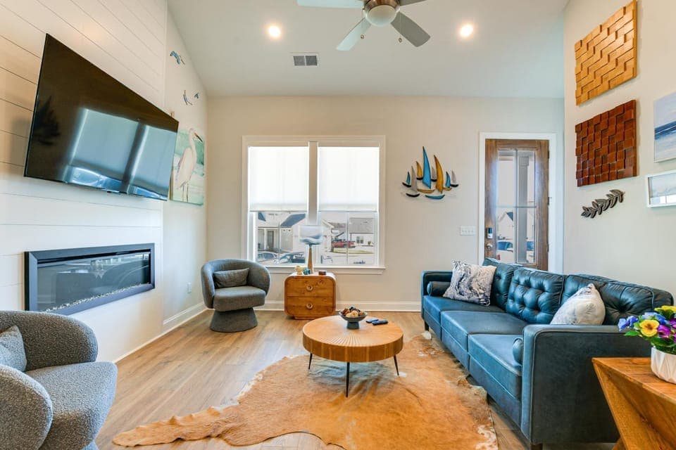 Lake Greenwood Access: Modern Escape w/ Patio! House in Lake Greenwood
