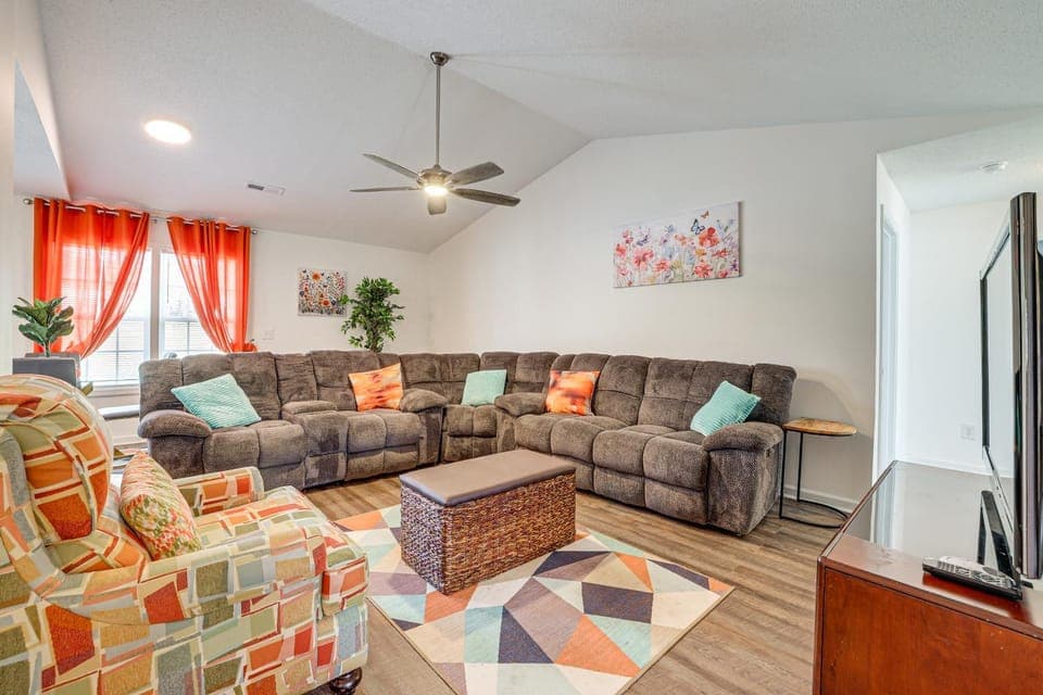 Family Home in Fountain Inn, 2 Mi to Main St! House in South Carolina