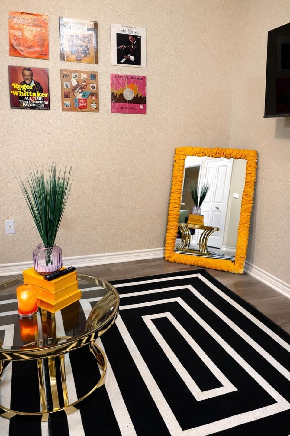 Boutique Condo with Patio Heart of Downtown Memphis Gated Parking Apartment in Memphis