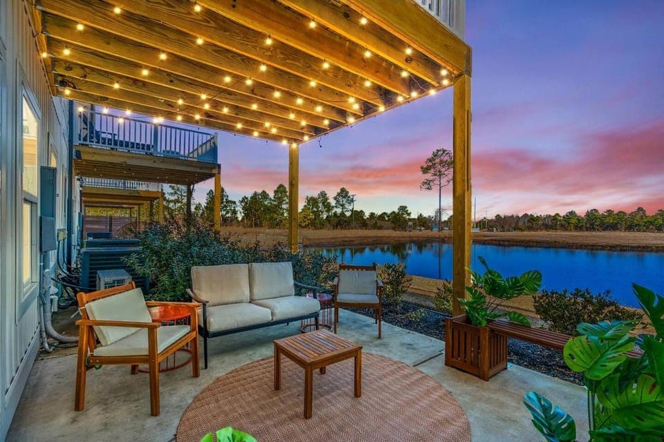Patio, Natural landscape, Garden, View (from property/room), Balcony/Terrace, Seating area, Garden view, Lake view, Pool view