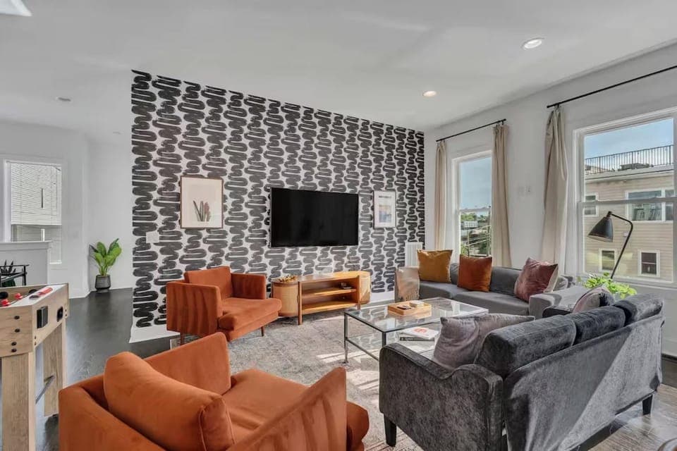 Chic Townhome x3 w Rooftop Views Near Broadway House in Nashville