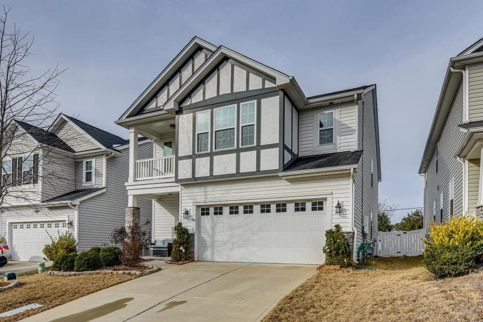 Charlotte Area Home Near Lake Wylie, Pets Welcome! House in Lake Wylie